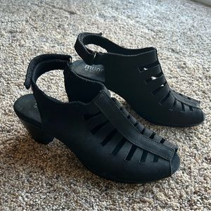 Munro Abby Slingback Sandal Black Nubuck Leather